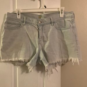 mid rise, light wash shorts